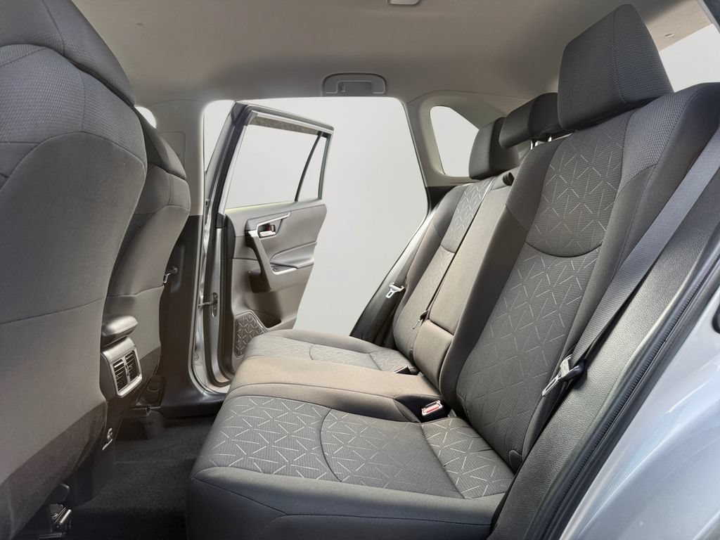 Used 2024 Toyota RAV4 XLE FWD image 25