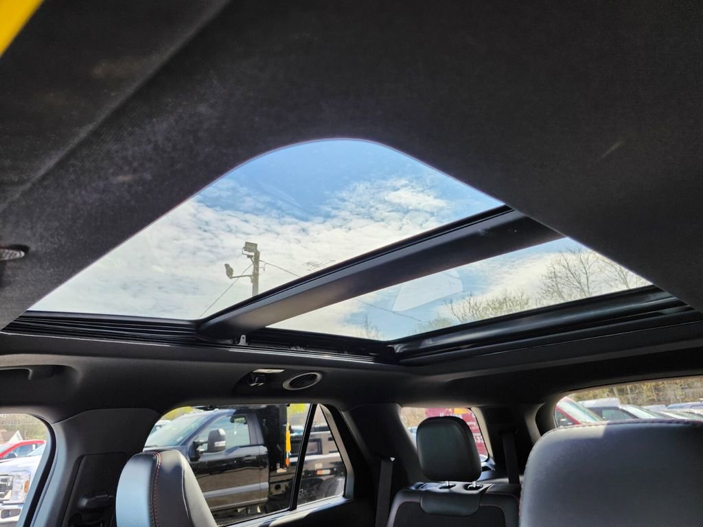 Certified 2025 Ford Explorer ST AWD/4WD image 22