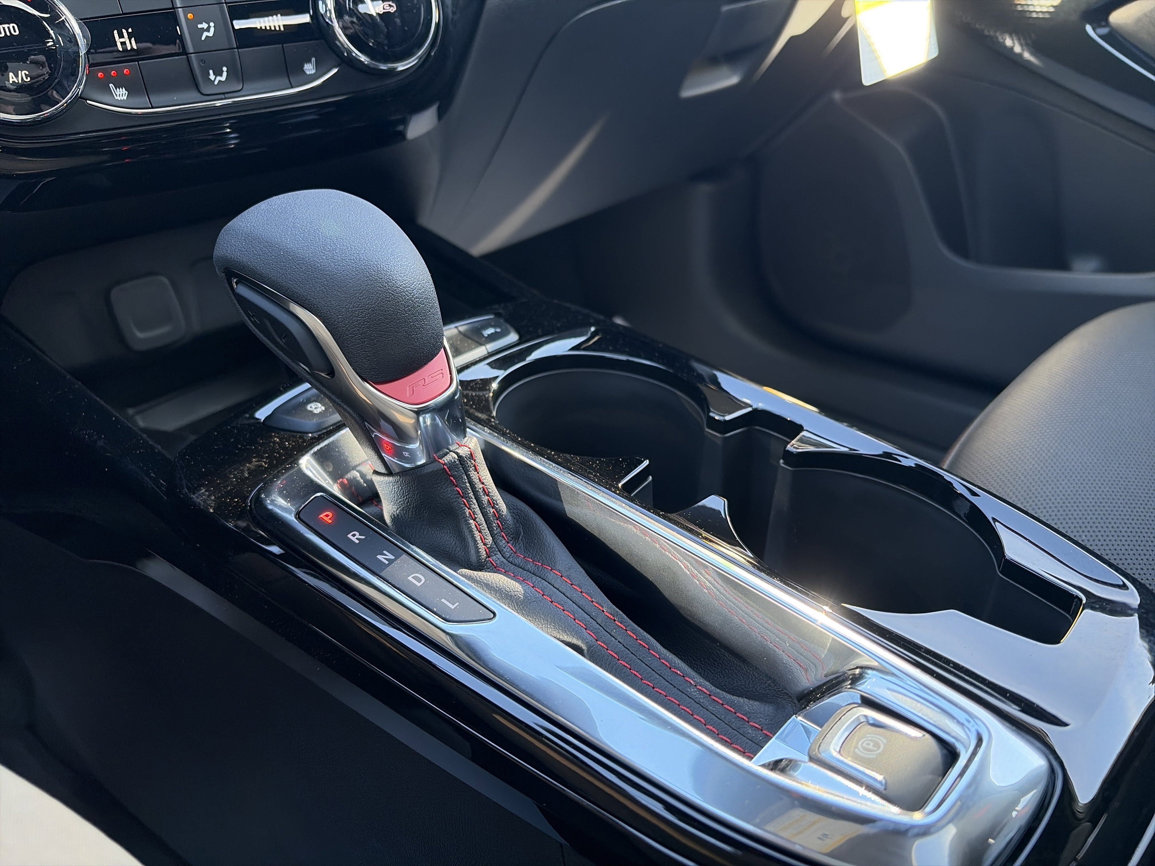 New 2026 Chevrolet Trax RS w/ Sunroof Package image 23