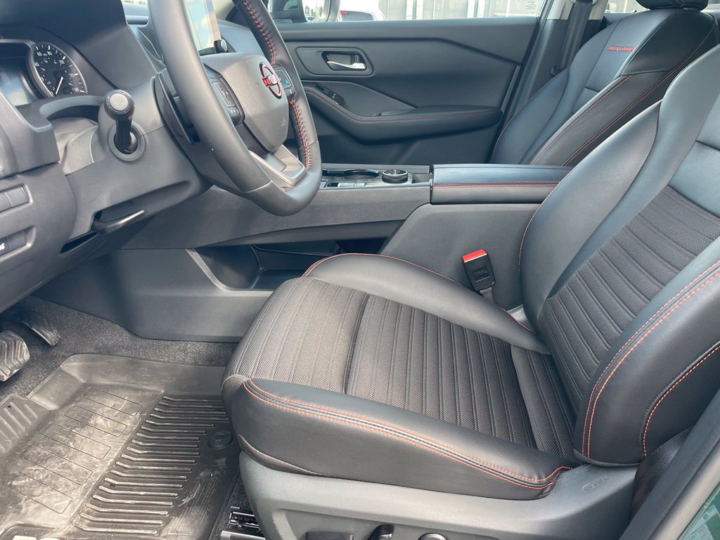 Certified 2026 Nissan Rogue SV AWD/4WD image 14