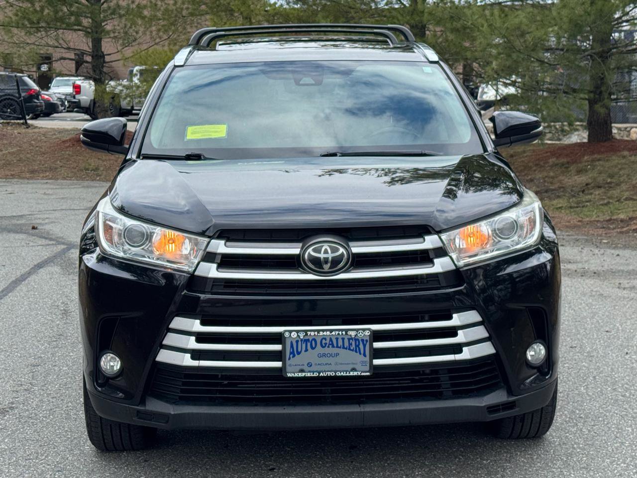 Used 2018 Toyota Highlander XLE image 2