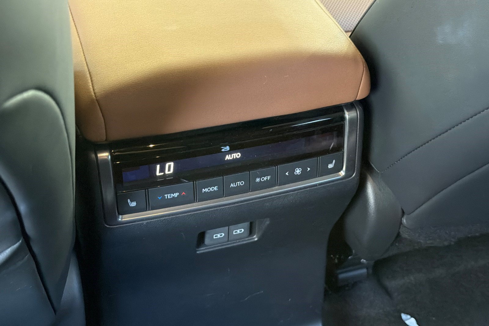 Certified 2025 Lexus GX 550 w/ Accessory Package (Z1) AWD/4WD image 16