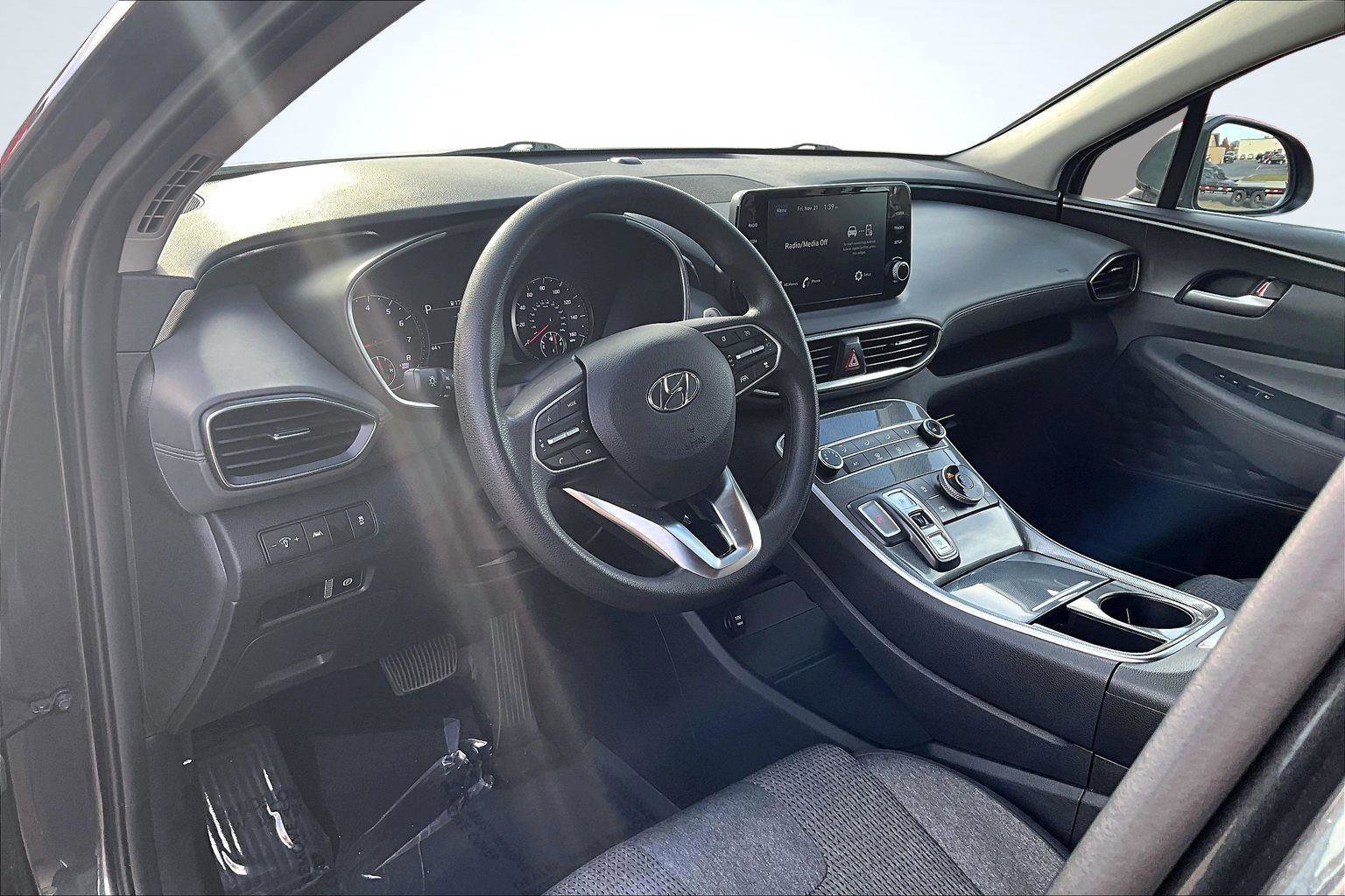 Used 2023 Hyundai Santa Fe SE image 14