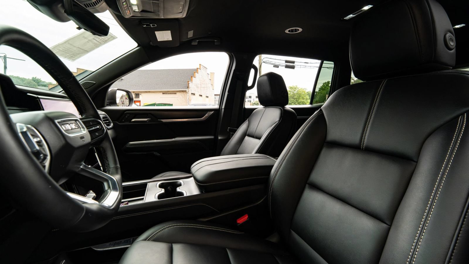 Used 2026 GMC Acadia Elevation w/ Elevation Premium Package FWD image 34
