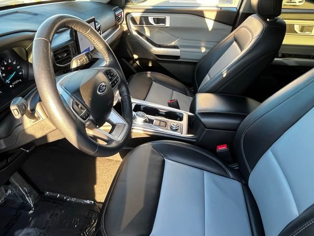 Used 2023 Ford Explorer XLT w/ Equipment Group 202A image 13