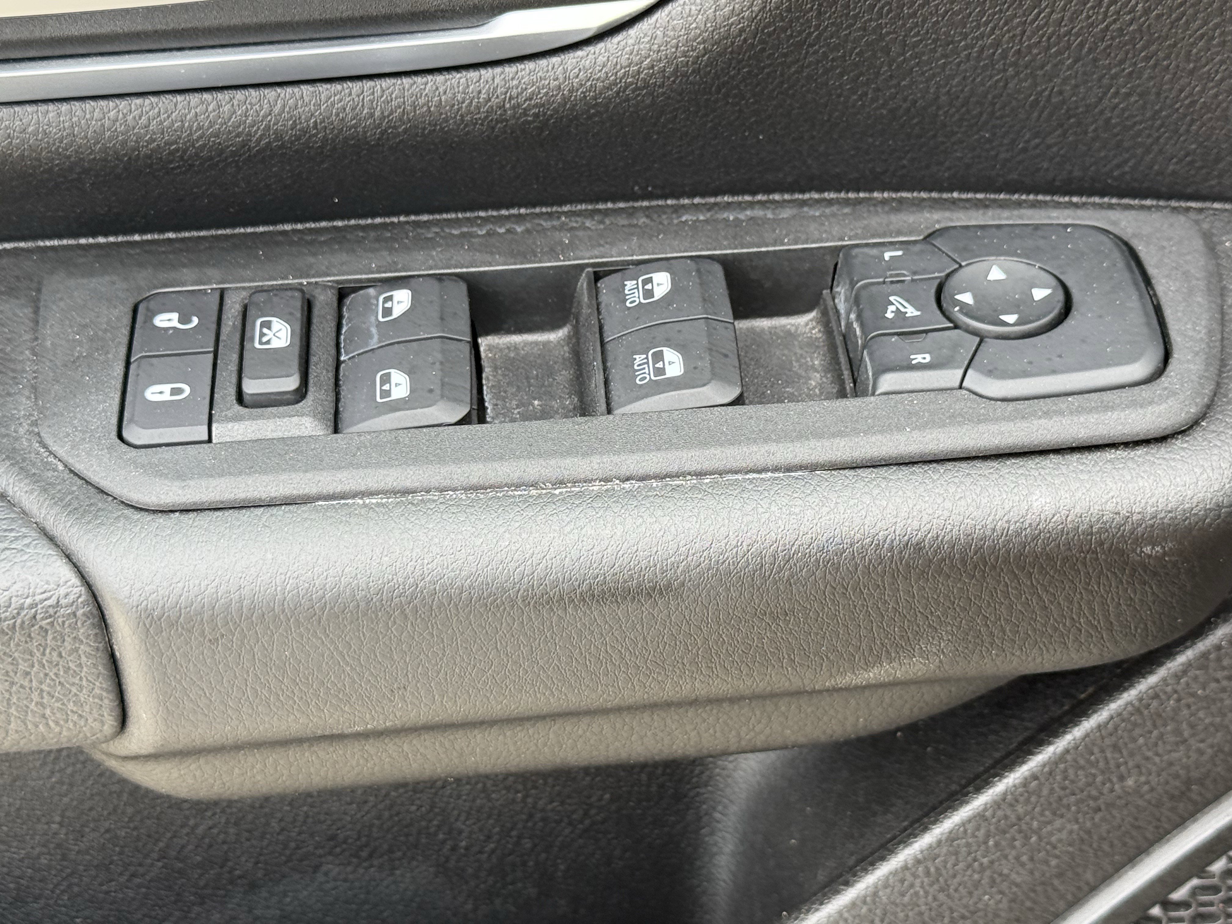 Used 2025 RAM 1500 Big Horn image 25