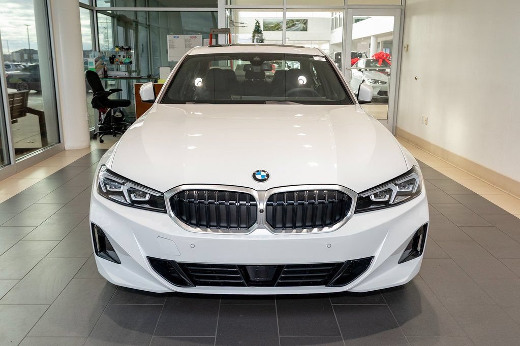 Used 2026 BMW 330i xDrive Sedan w/ Premium Package AWD/4WD image 2