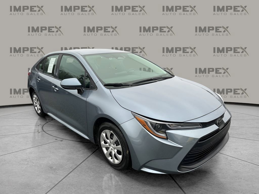 Used 2025 Toyota Corolla LE image 7