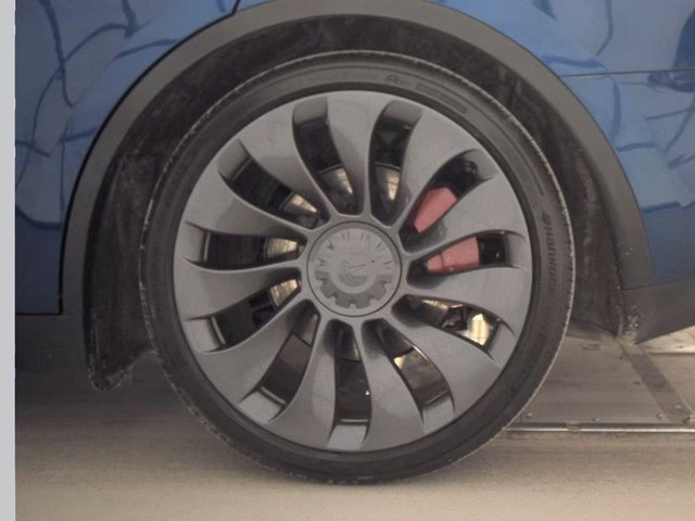 Used 2024 Tesla Model Y Performance image 20