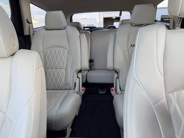Used 2023 Buick Enclave Avenir w/ Avenir Technology Package AWD/4WD image 33