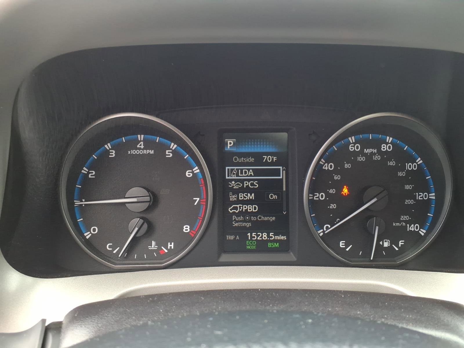 Used 2018 Toyota RAV4 XLE image 14
