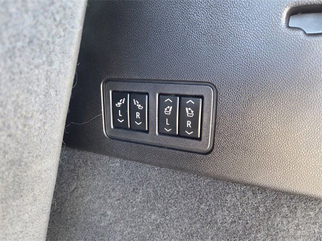 Used 2023 Cadillac XT6 Premium Luxury image 11