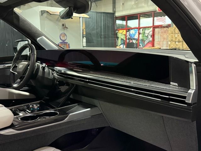 Used 2025 Cadillac Escalade V image 9