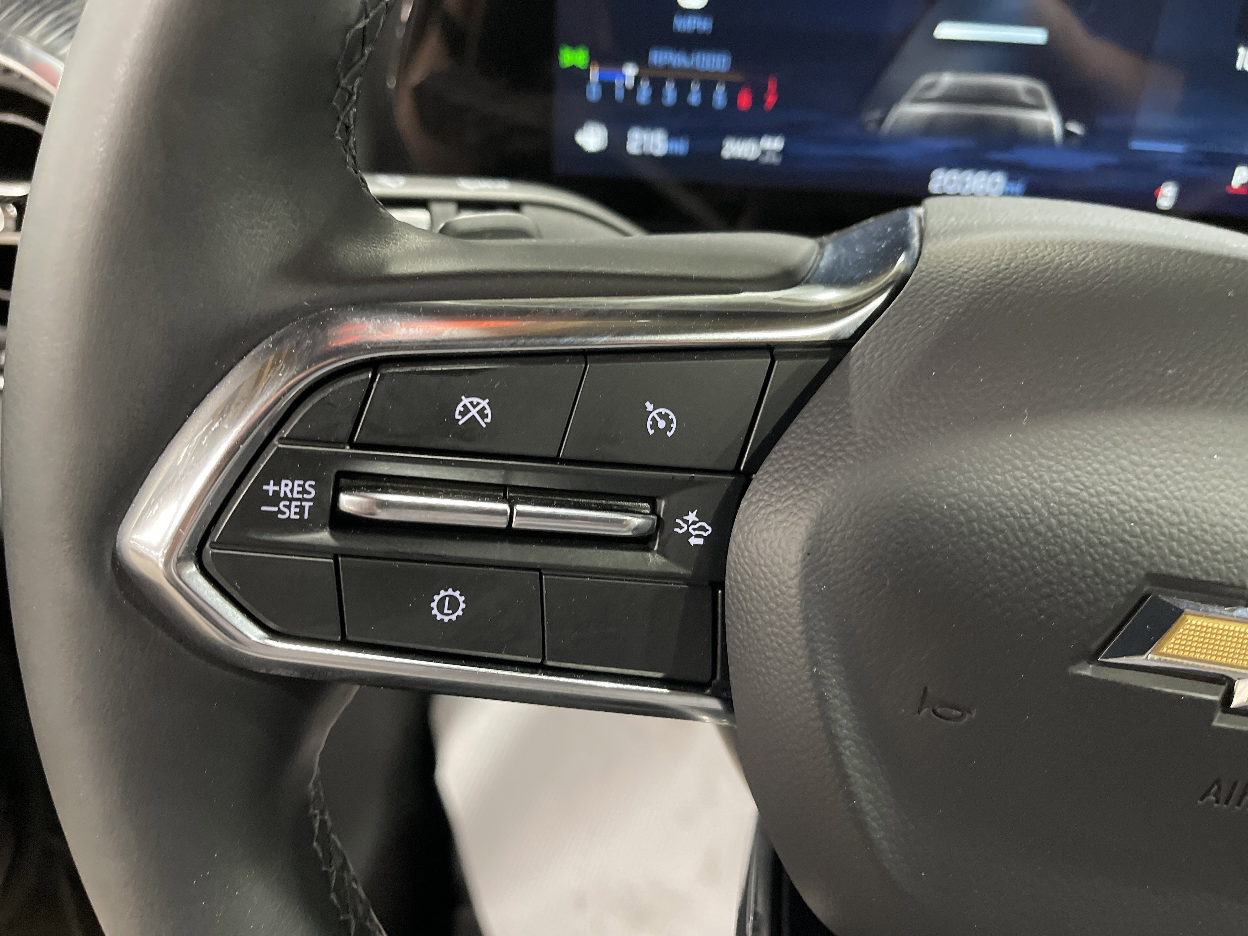 Used 2025 Chevrolet Equinox LT image 18