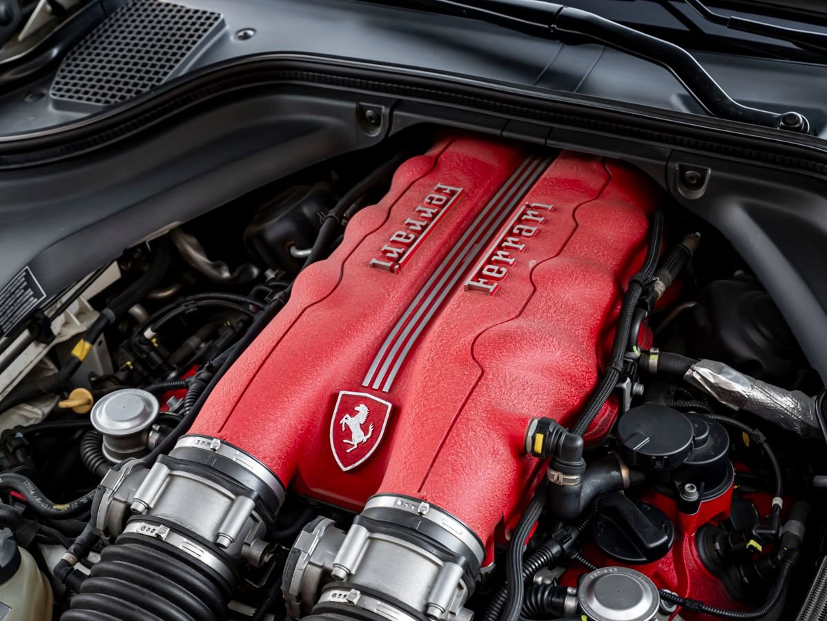 Used 2010 Ferrari California RWD image 43
