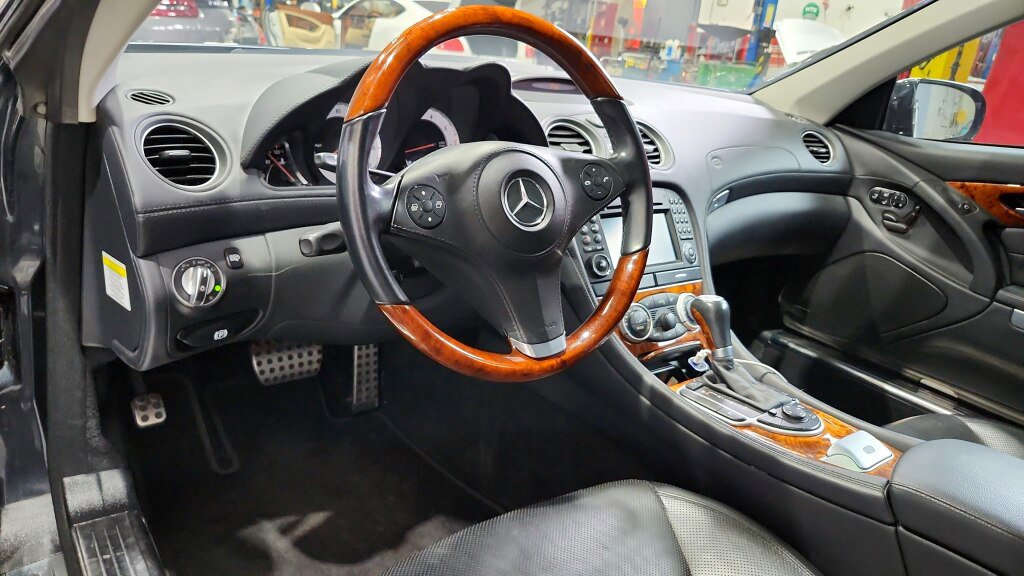 Used 2012 Mercedes-Benz SL 550 image 14