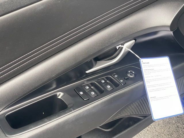 Used 2022 Hyundai Elantra SEL w/ Convenience Package image 11