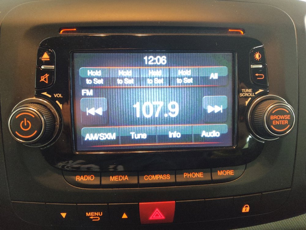 Used 2017 FIAT 500L Pop w/ Popular Equipment Package image 25