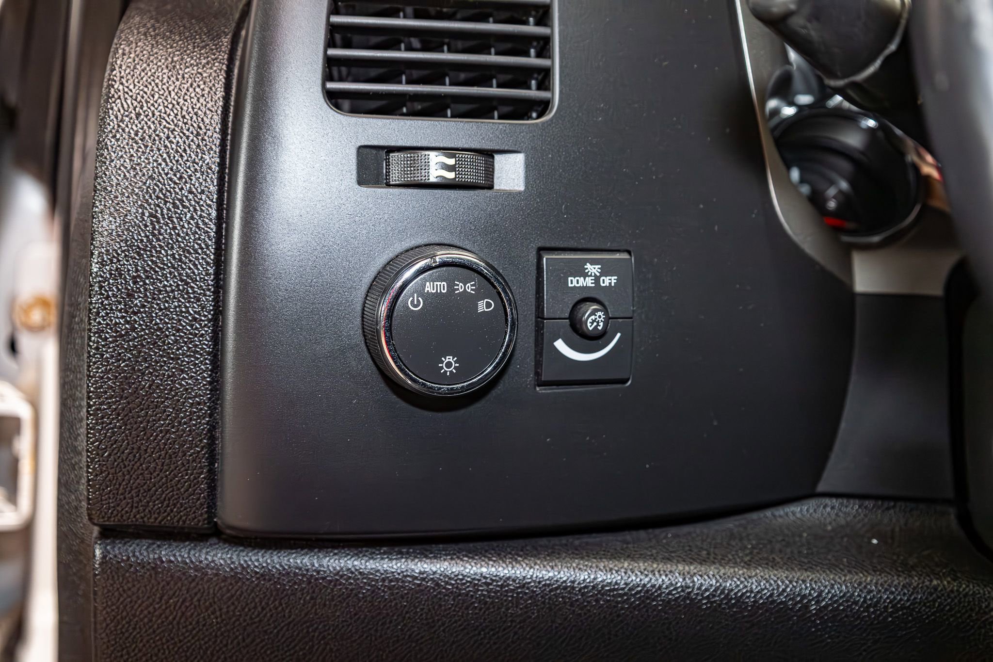 Used 2011 Chevrolet Silverado 1500 LT AWD/4WD image 16