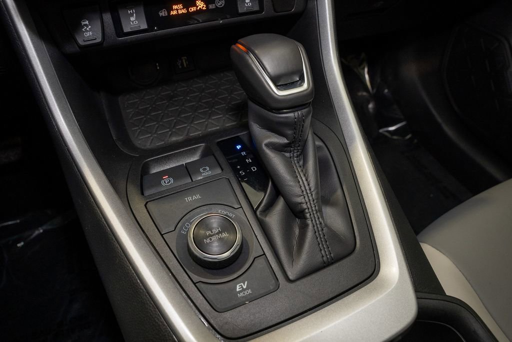 Used 2024 Toyota RAV4 XLE Premium image 18