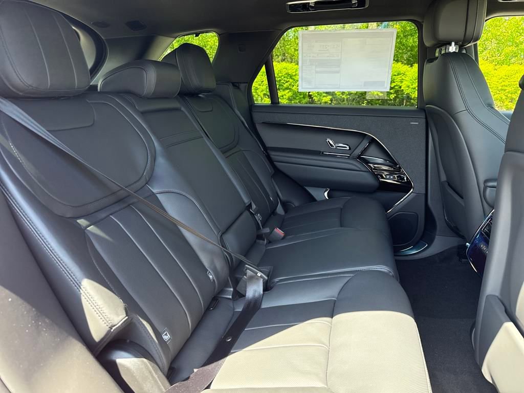 New 2025 Land Rover Range Rover Sport Dynamic SE image 18