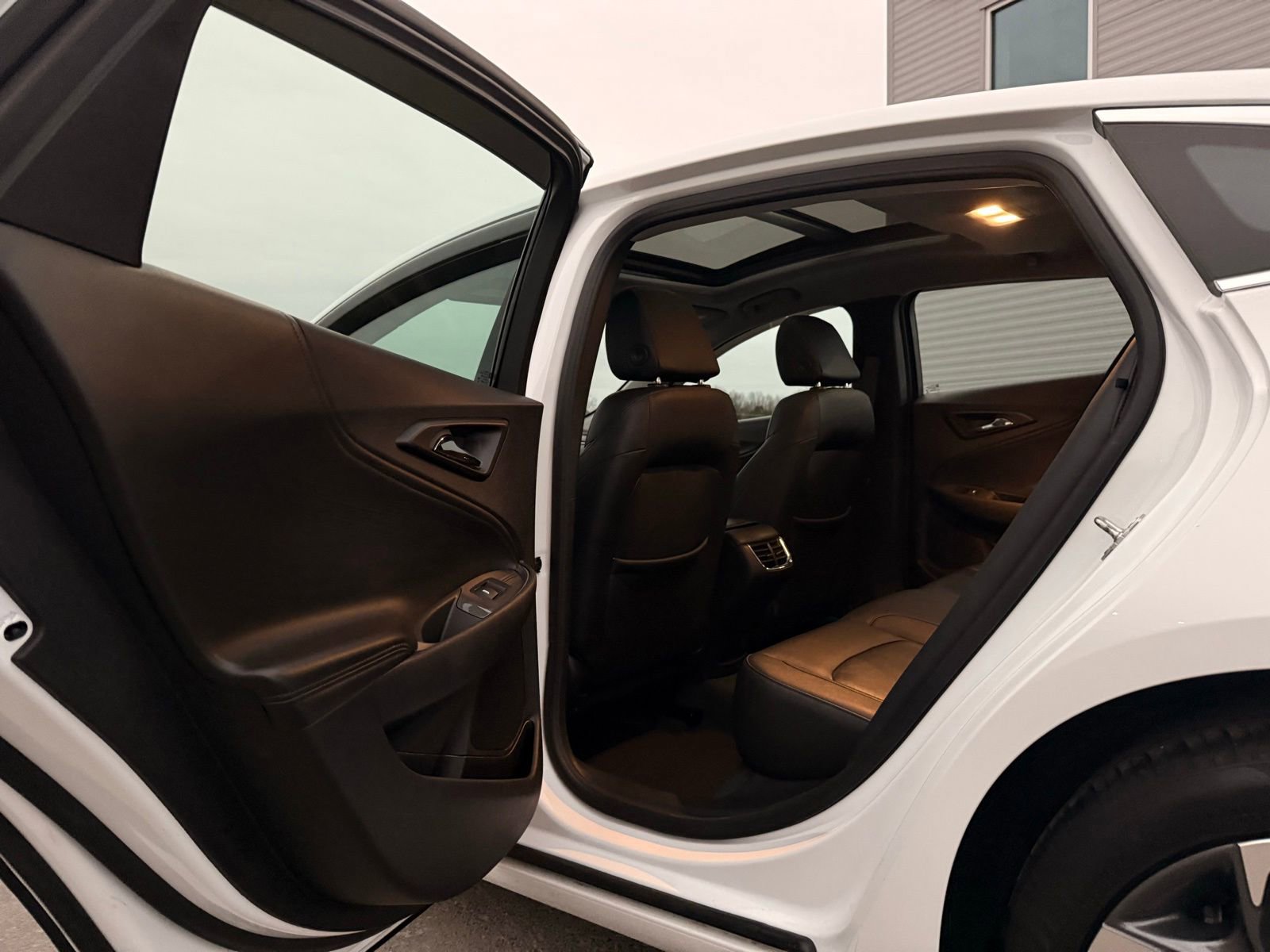 Used 2021 Chevrolet Malibu LT w/ Leather Package image 22