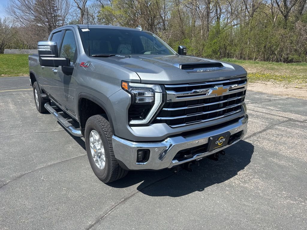 Used 2024 Chevrolet Silverado 3500 LTZ w/ LTZ Plus Package AWD/4WD image 9