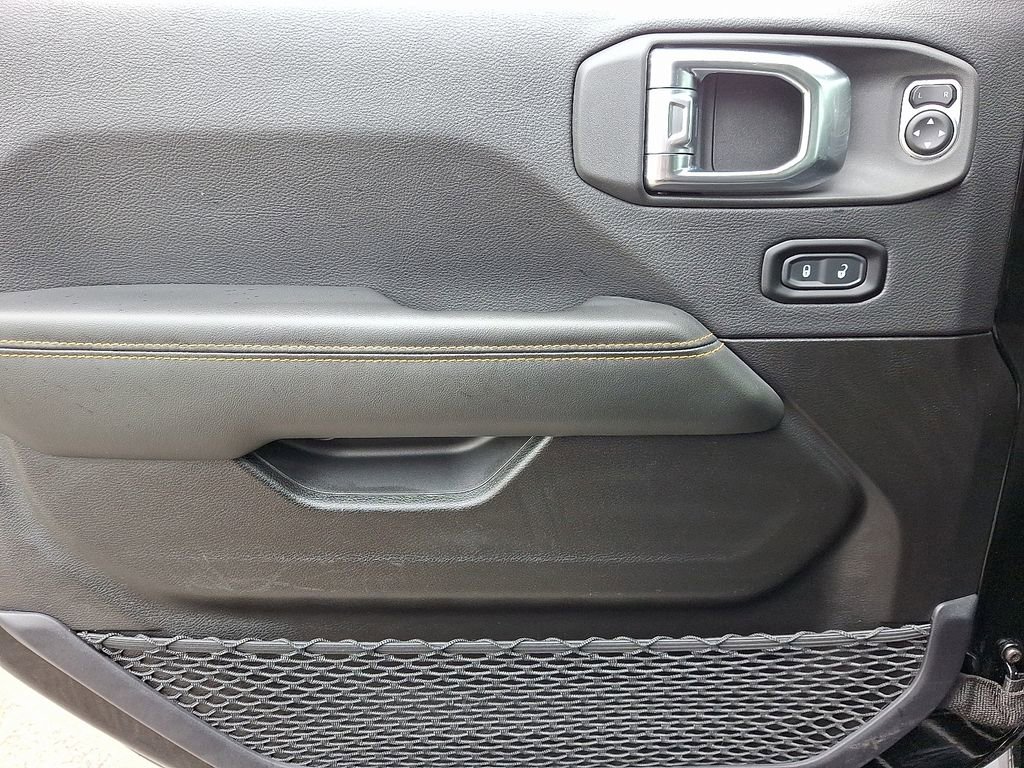 Used 2025 Jeep Wrangler Unlimited Sahara image 12