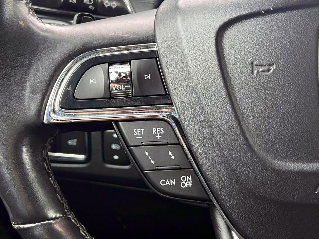 Used 2020 Lincoln Navigator L Reserve w/ Equipment Group 201A Reserve image 24