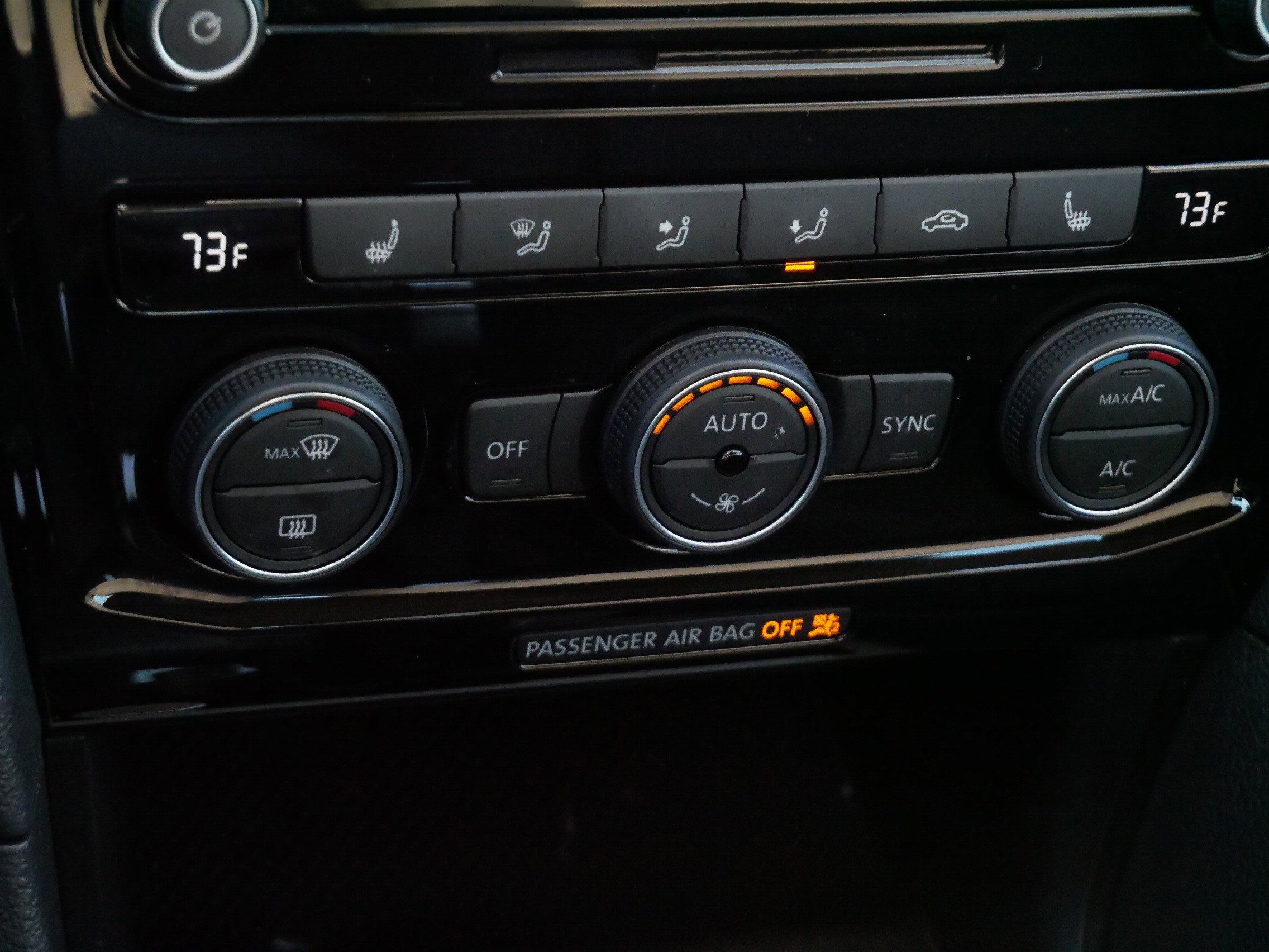 Certified 2020 Volkswagen Passat 2.0T SE w/ Sunroof Package image 23