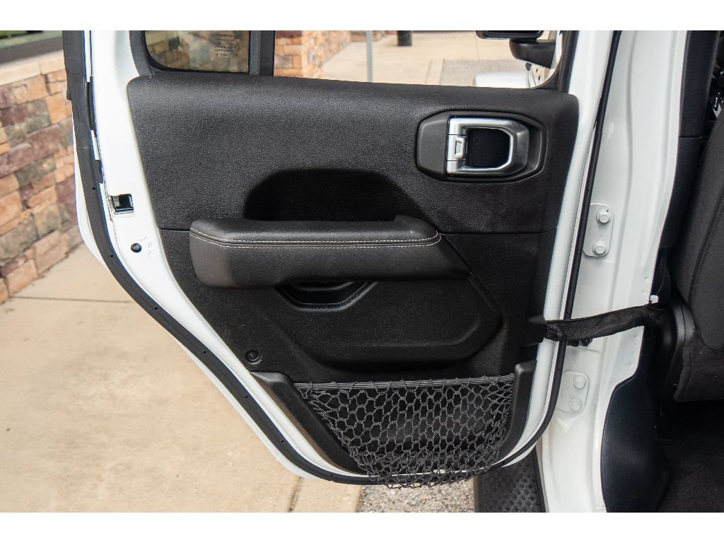 Used 2020 Jeep Gladiator Overland w/ Safety Group AWD/4WD image 17