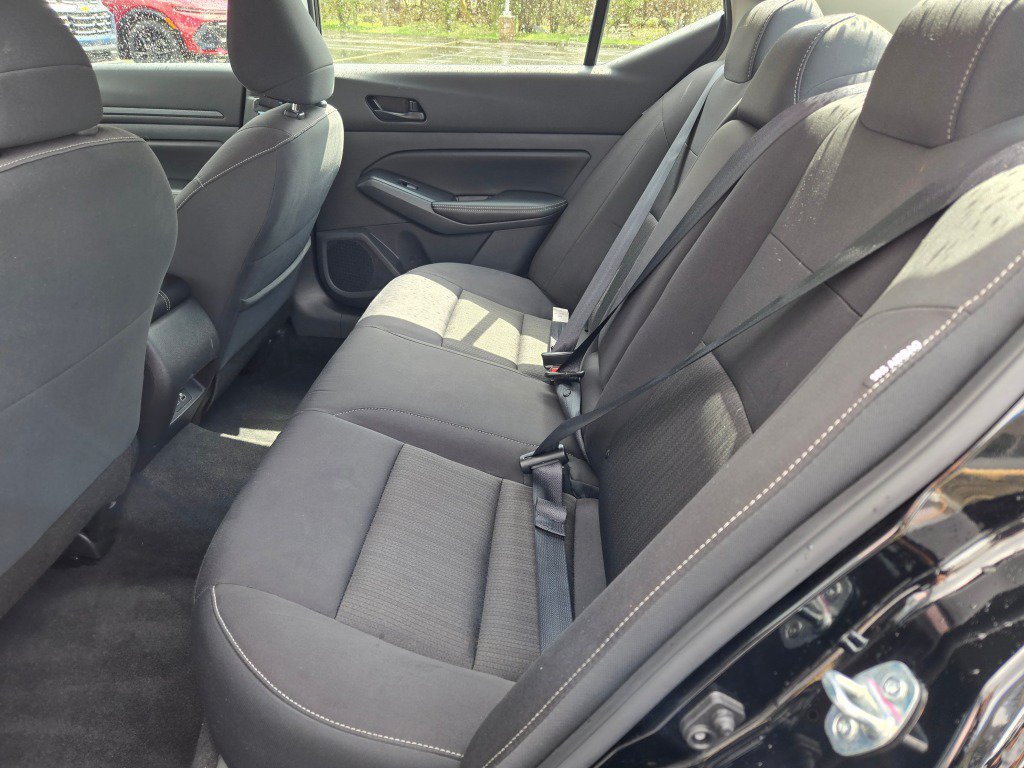 Used 2025 Nissan Altima 2.5 SV FWD image 16