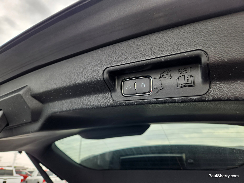 Used 2024 Ford Explorer XLT w/ Equipment Group 202A image 24