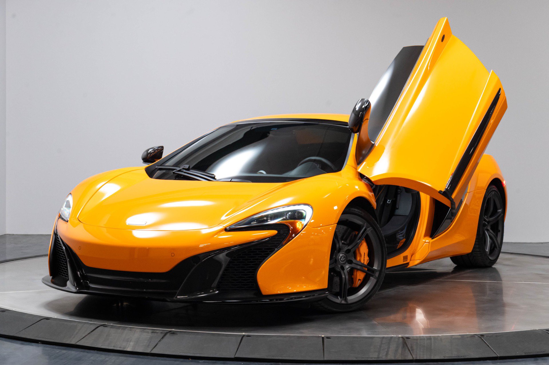 Used 2015 McLaren 650S Spider RWD image 65