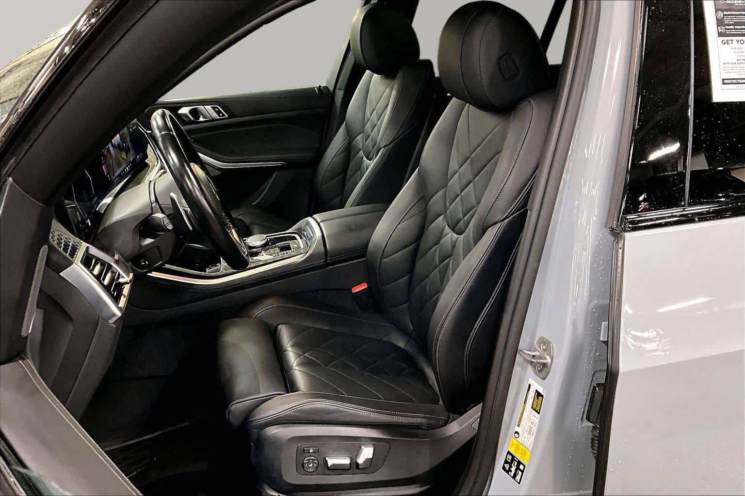 Used 2024 BMW X5 xDrive40i w/ M Sport Package AWD/4WD image 9