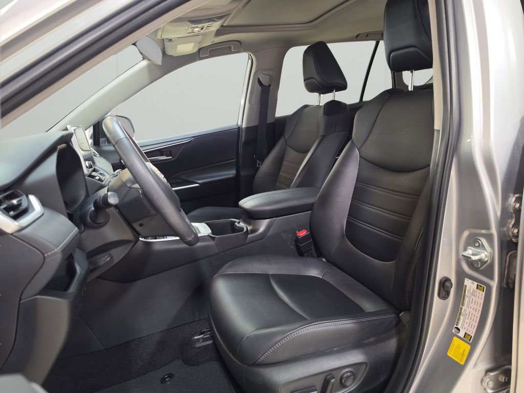 Used 2023 Toyota RAV4 XLE Premium AWD/4WD image 13