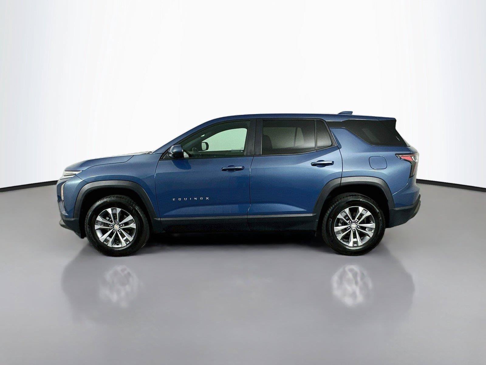 Used 2026 Chevrolet Equinox LT AWD/4WD image 8