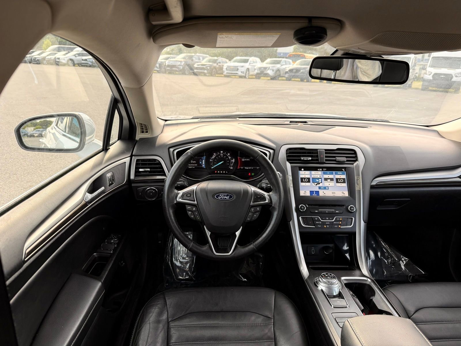Used 2018 Ford Fusion SE w/ Equipment Group 602A FWD image 25