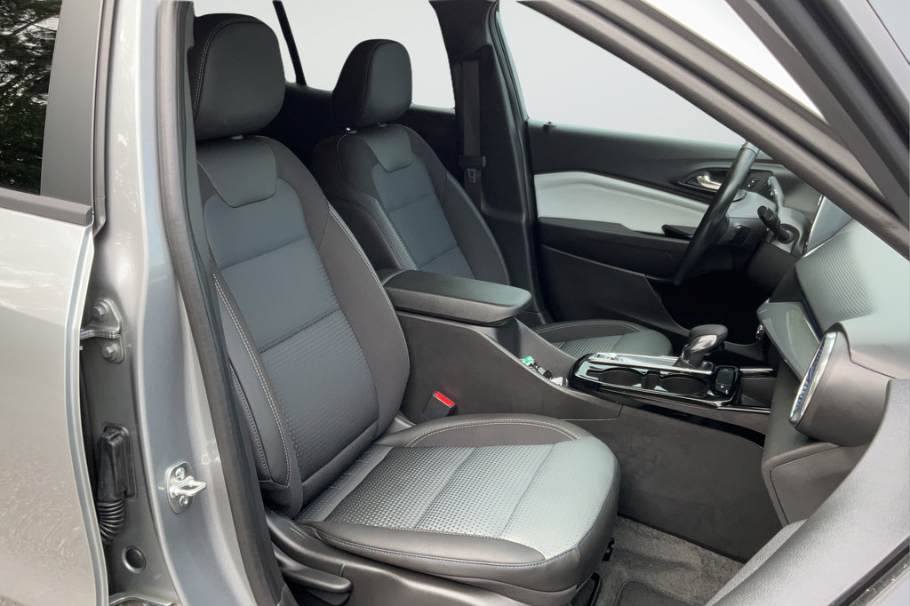 Certified 2026 Chevrolet Trax LT w/ Driver Confidence Package FWD image 20