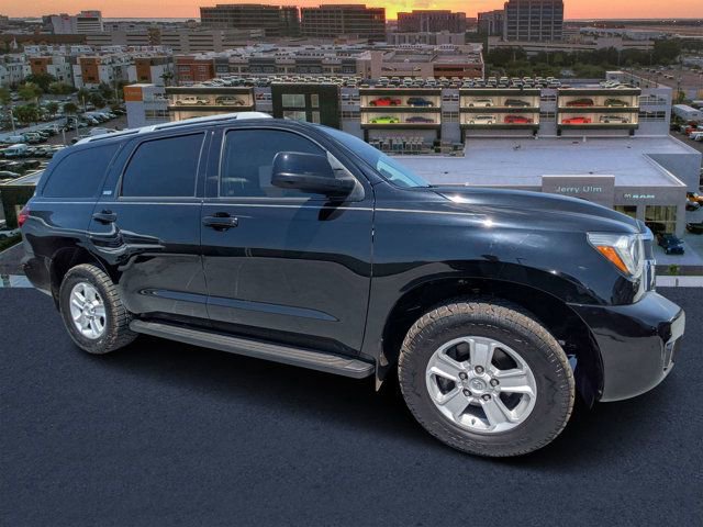 Used 2020 Toyota Sequoia SR5 w/ Premium Package AWD/4WD image 1