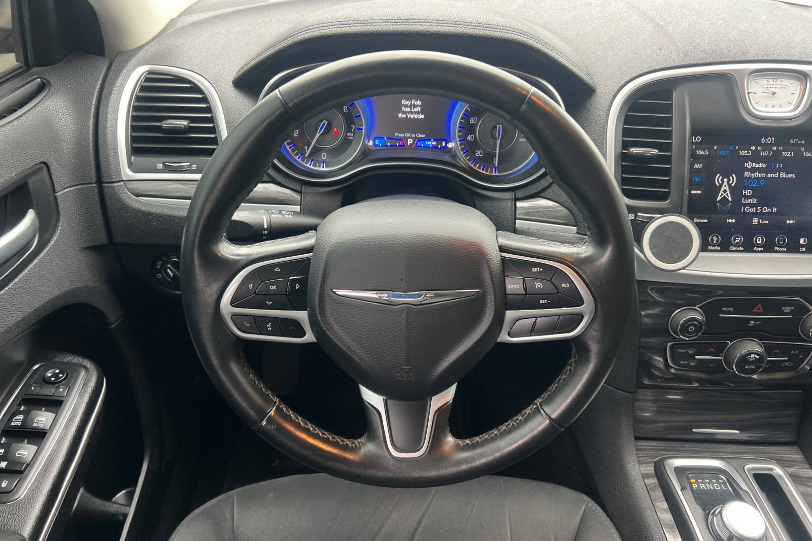 Used 2019 Chrysler 300 Touring RWD image 14