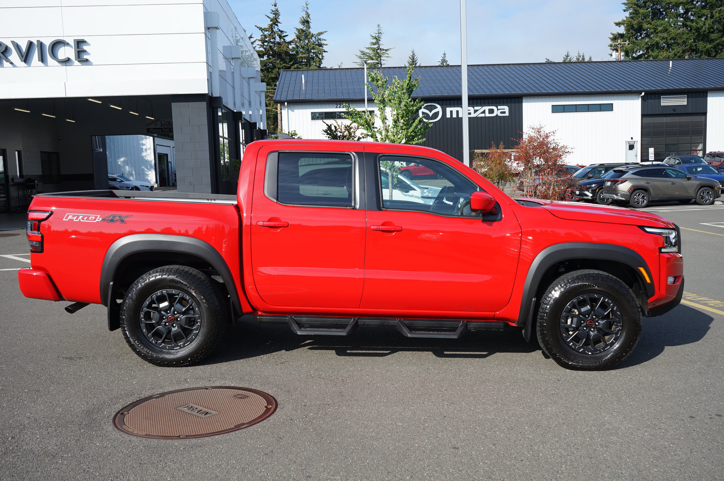 Used 2024 Nissan Frontier PRO-4X w/ Pro Premium Package AWD/4WD image 2