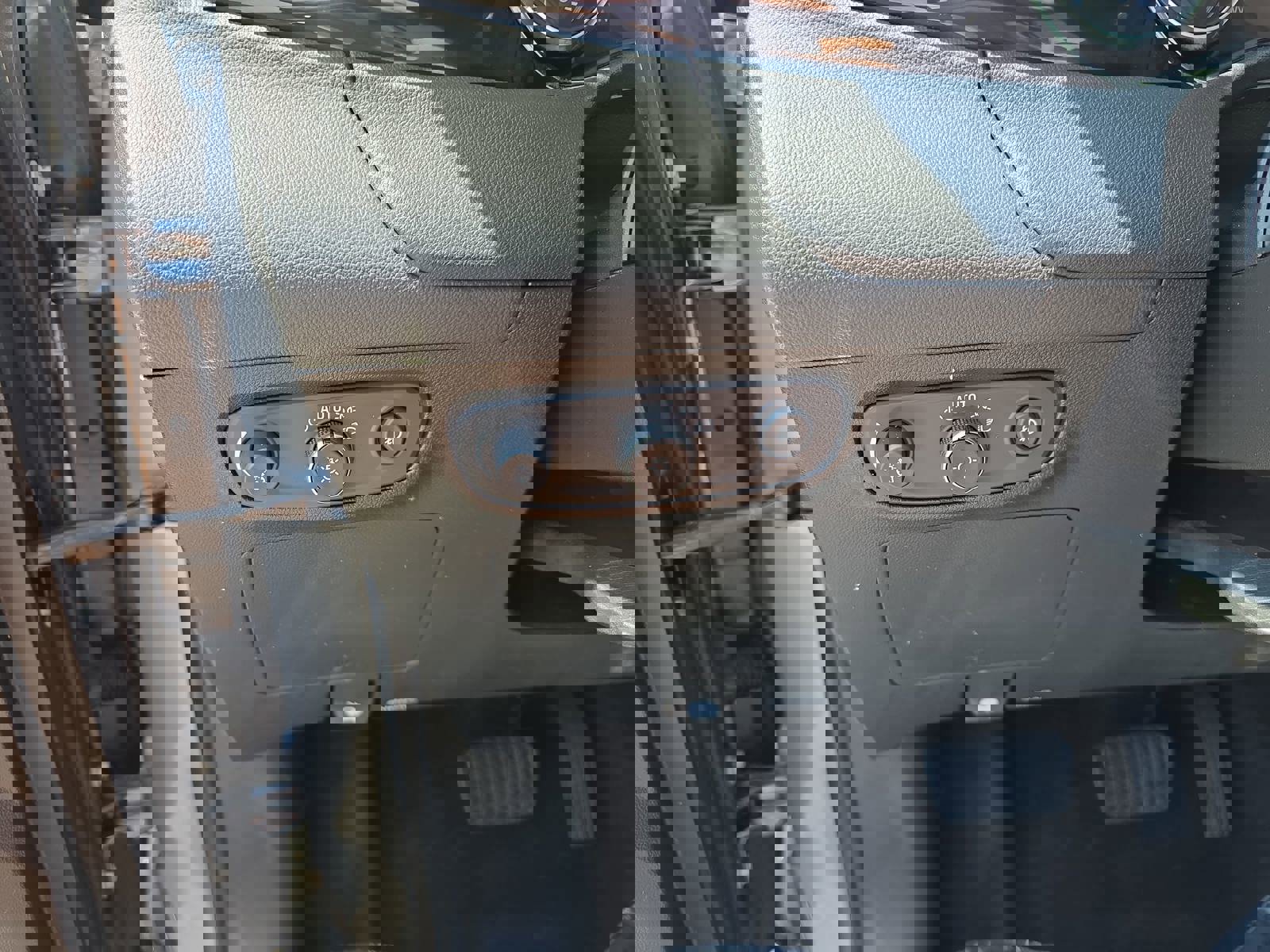 Used 2021 Buick Encore GX Preferred w/ Sport Touring Package image 28