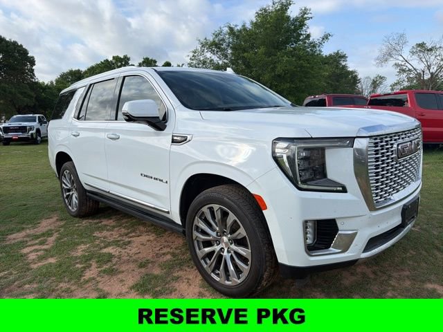 Used 2021 GMC Yukon Denali w/ Denali Premium Package image 3