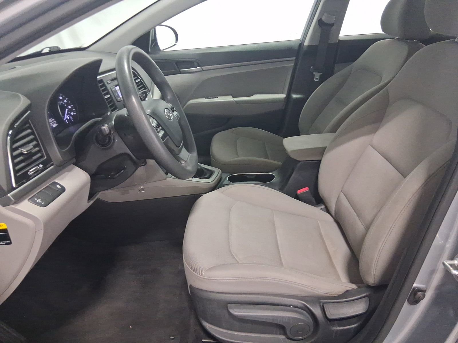 Used 2017 Hyundai Elantra SE image 14