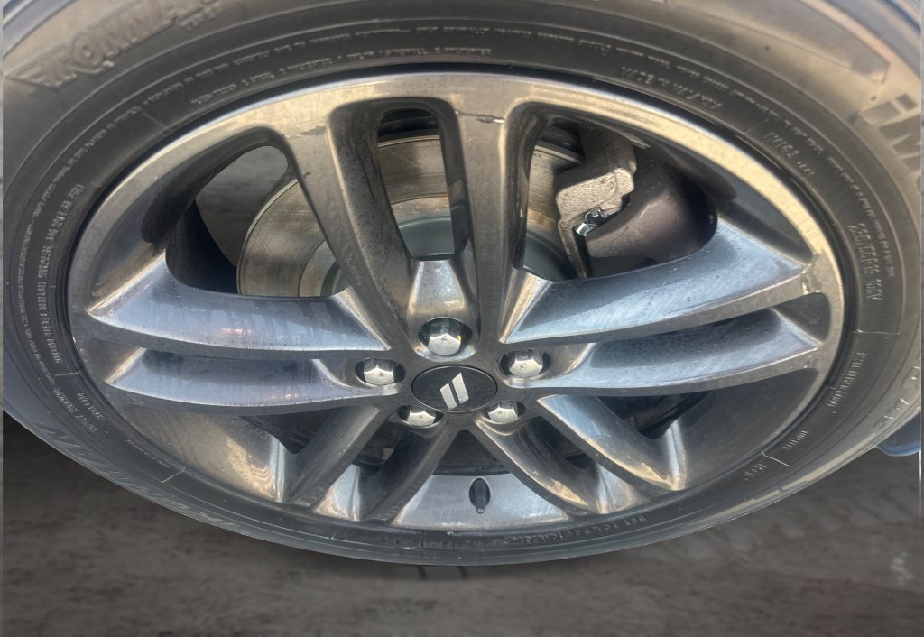 Used 2019 Dodge Charger SXT w/ Blacktop Package AWD/4WD image 17