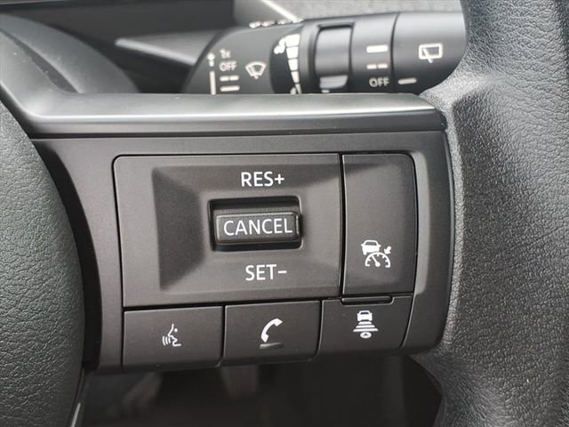 Certified 2025 Nissan Kicks SV image 20