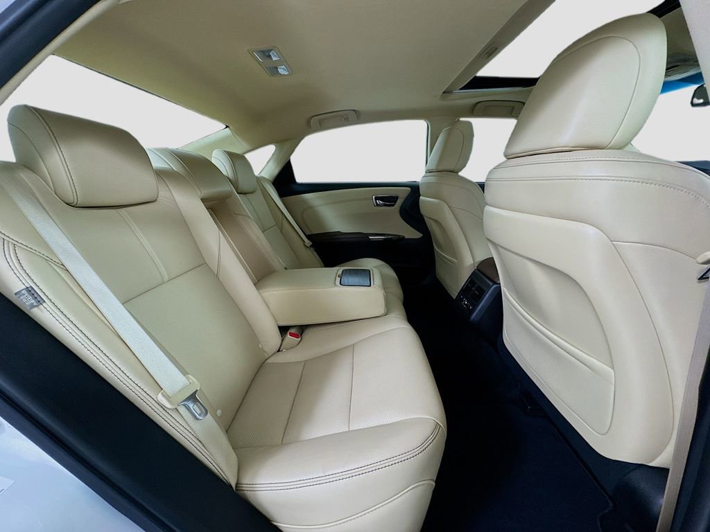 Used 2018 Toyota Avalon Limited w/ Carpet Mat Package FWD image 28