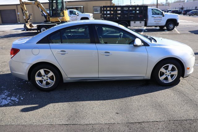 Used 2013 Chevrolet Cruze LT image 9