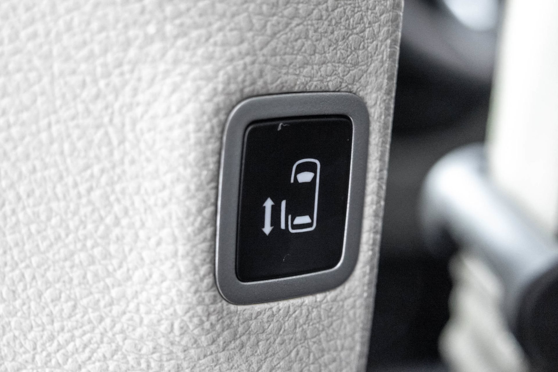 Used 2024 Chrysler Pacifica Limited FWD image 38